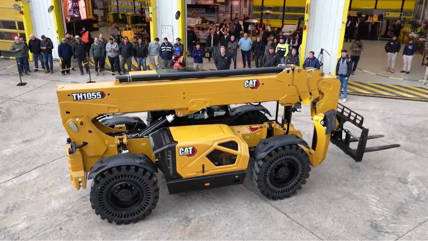 FinningCat presentó los nuevos manipuladores telescópicos de tecnología de punta