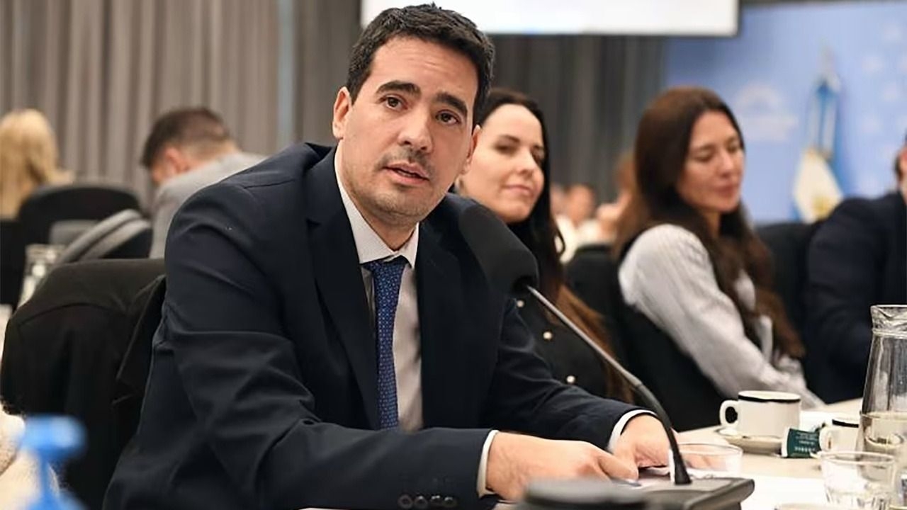 Adrián Ravier asumirá el viernes como nuevo vocero presidencial