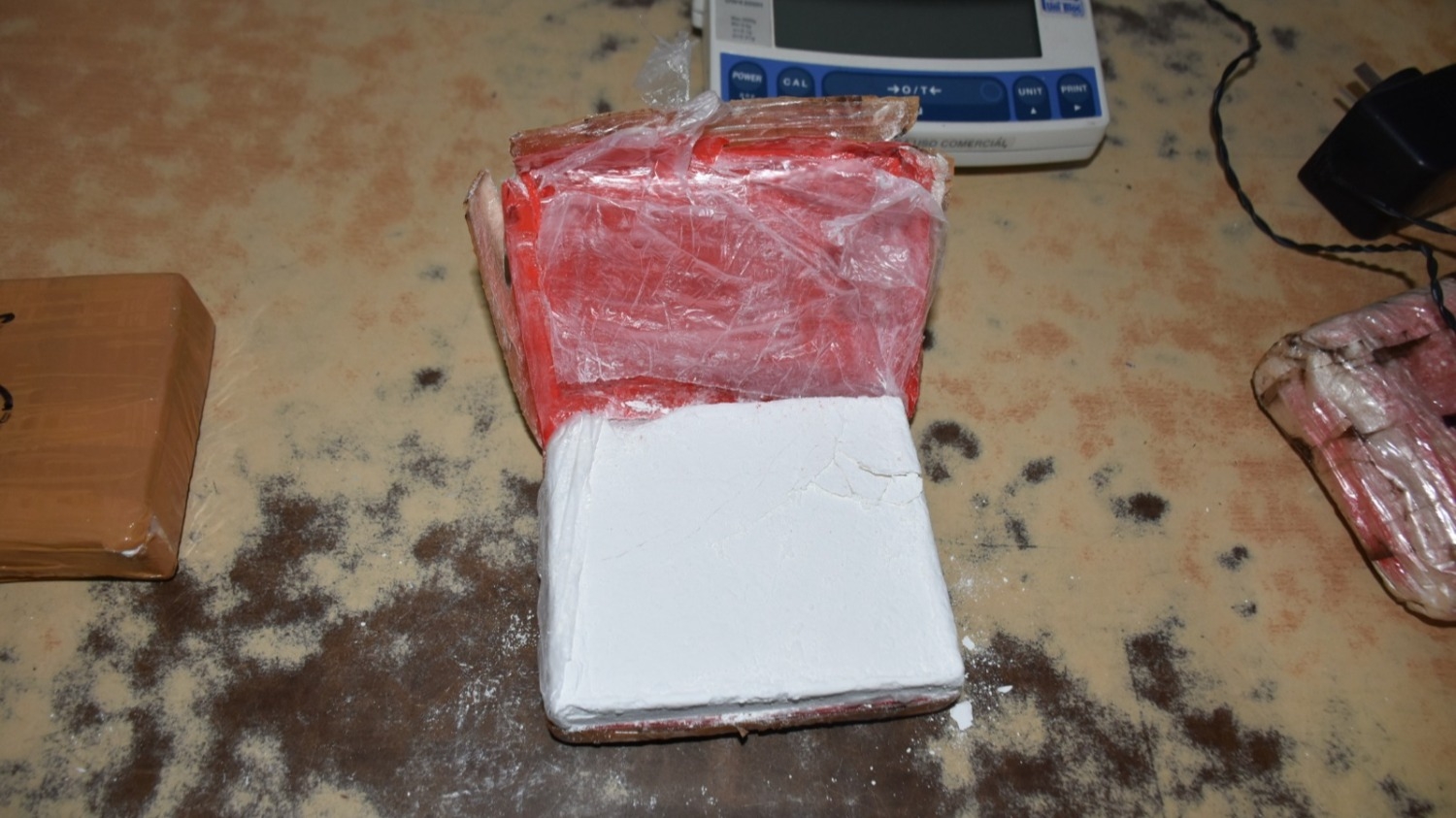 Una pasajera viajaba a San Juan con cuatro paquetes de cocaína ocultos