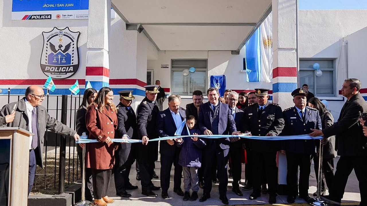Orrego inauguró obras de seguridad, agua potable, salud y conectividad en Jáchal