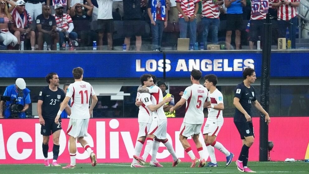 Turquía dio el batacazo a Estados Unidos ganándole por 3 a 2 pero no le alcanzó para clasificar