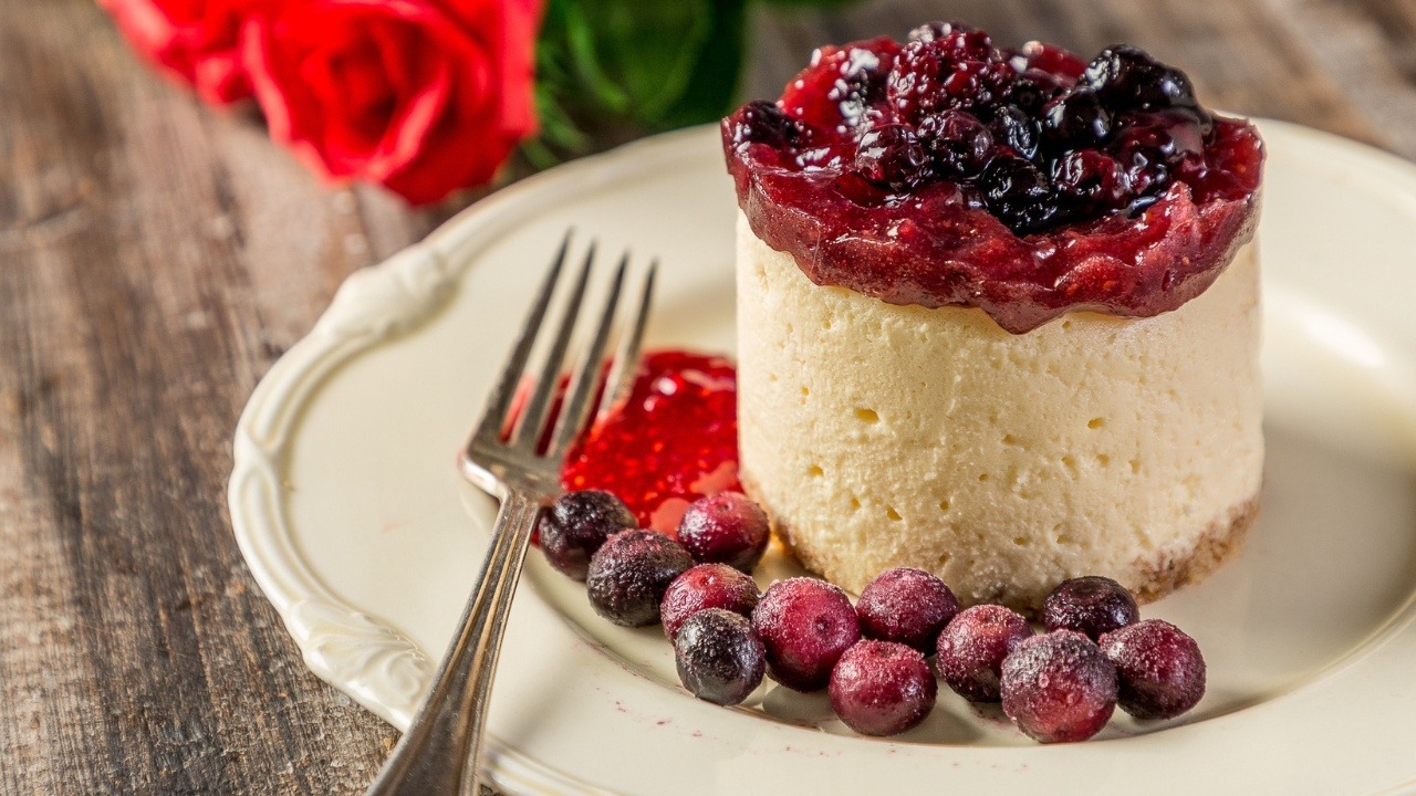 Cómo hacer el cheesecake de frutos rojos con pocos ingredientes