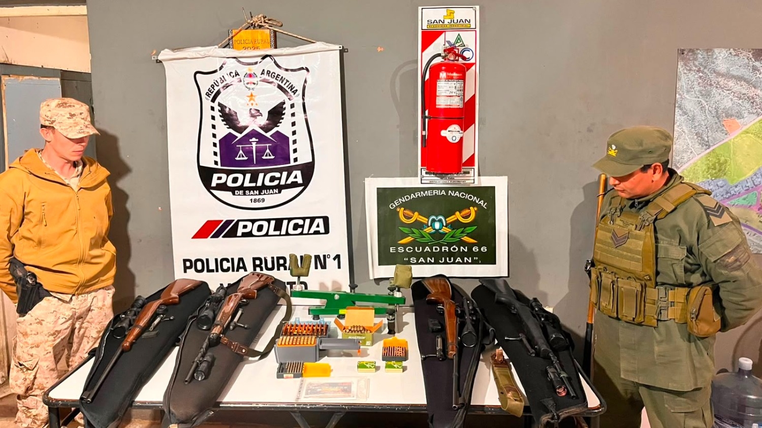 Secuestran cuatro armas y más de 400 municiones en un campo de Caucete