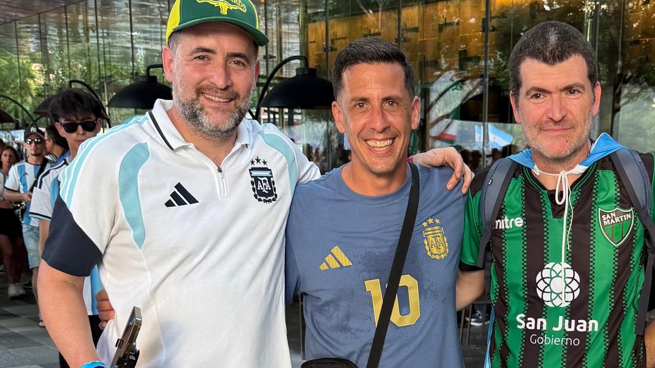 De San Juan a Dallas: tres hinchas de San Martín dijeron presente en el banderazo argentino