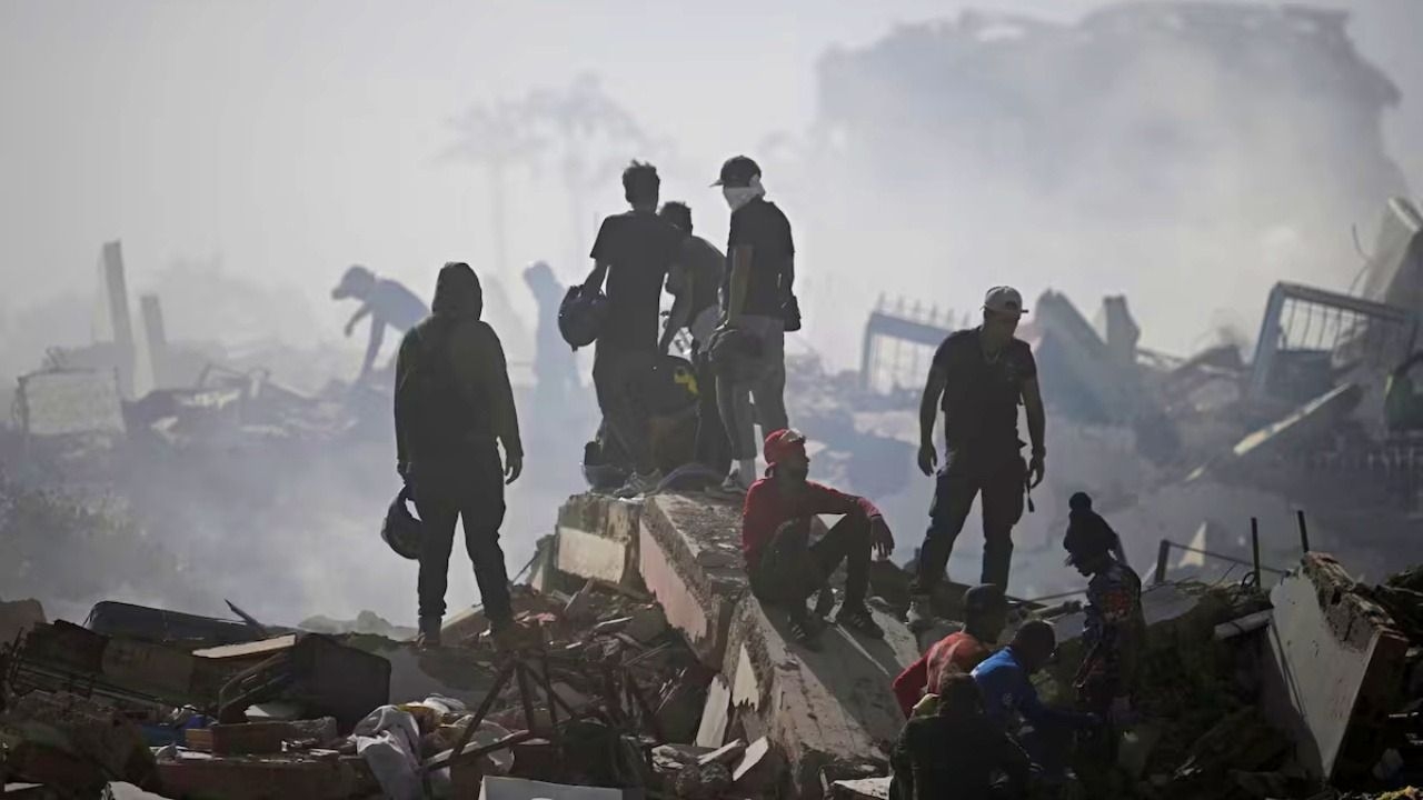 Suben a 1.430 los muertos por los devastadores terremotos en Venezuela