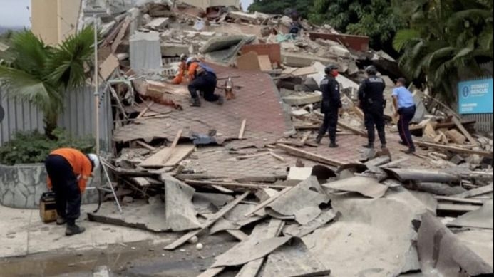 El terremoto en Venezuela cobra casi 1.000 muertos y enciende alarmas en todo el mundo
