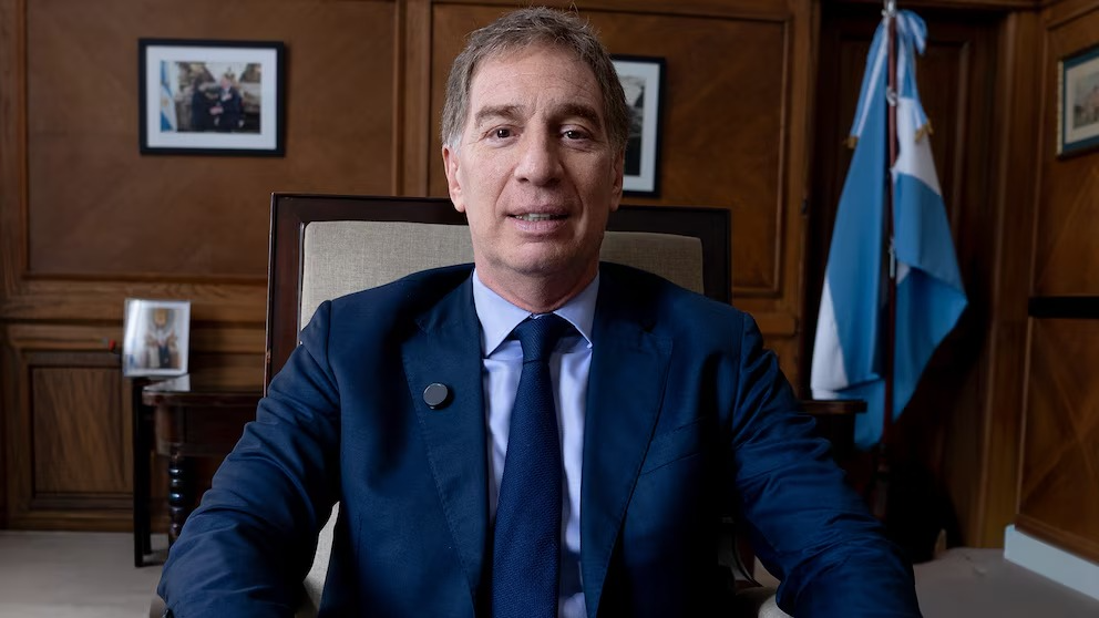 Diego Santilli asumiría la Jefatura de Gabinete tras la salida de Adorni