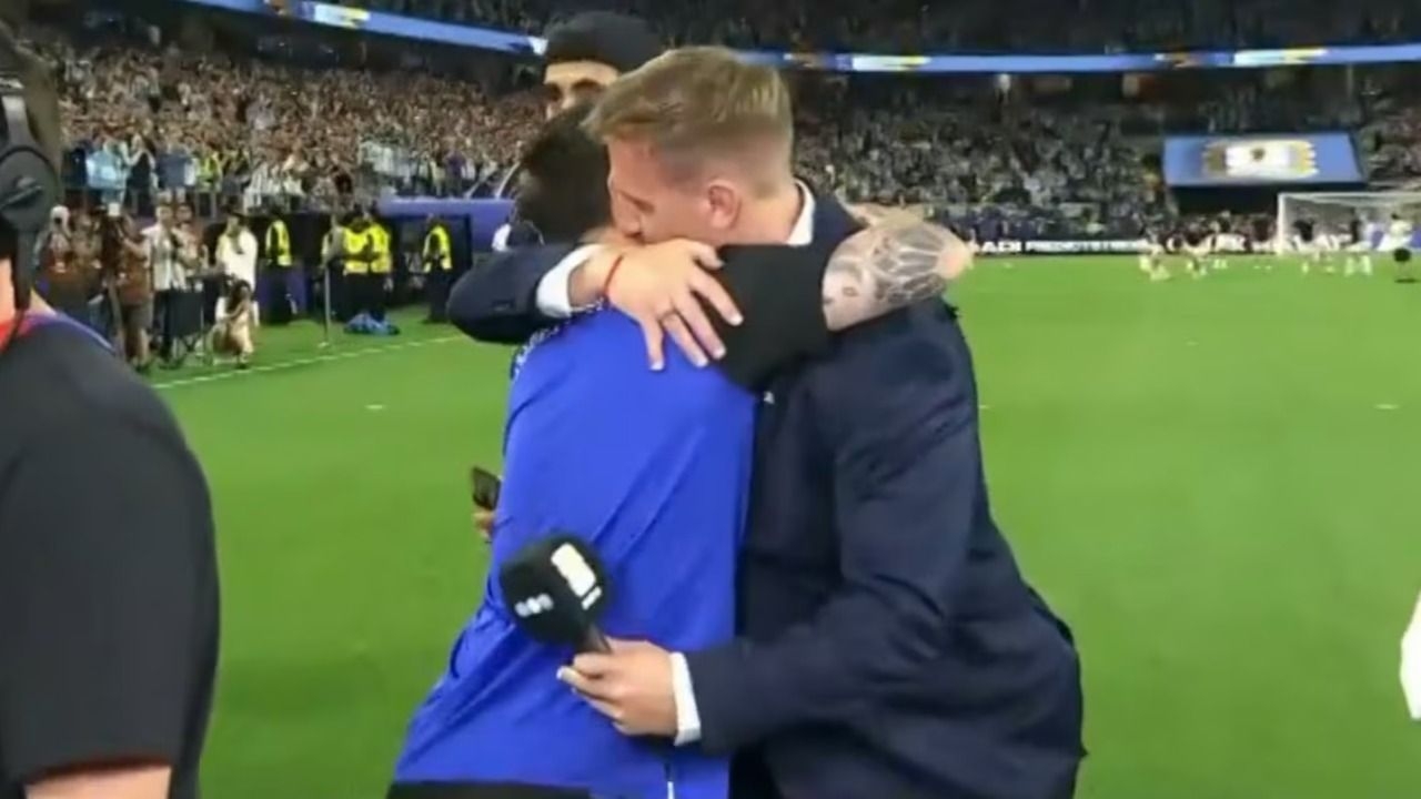 Maxi López se emocionó tras el saludo con Messi en el Mundial