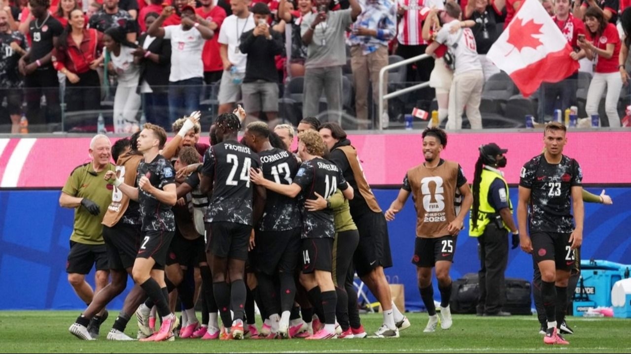 Canadá venció por la mínima a Sudáfrica y está en octavos de final