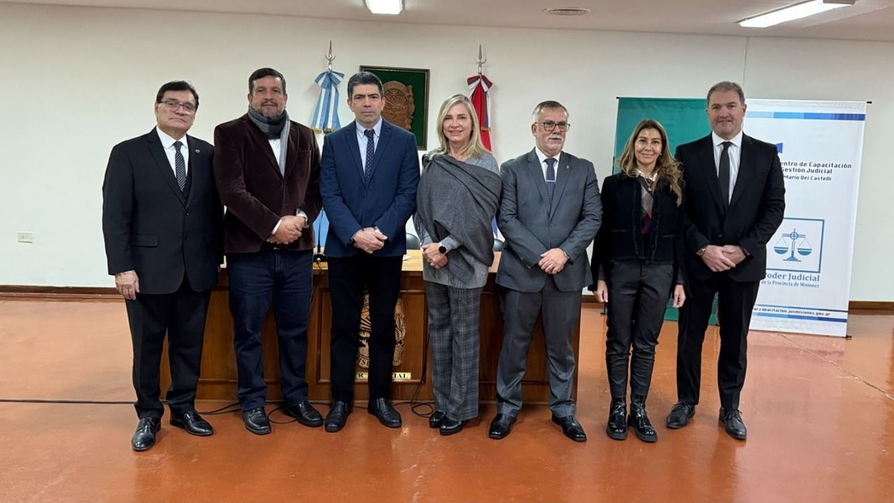 San Juan expuso su modelo judicial acusatorio como referencia en Misiones