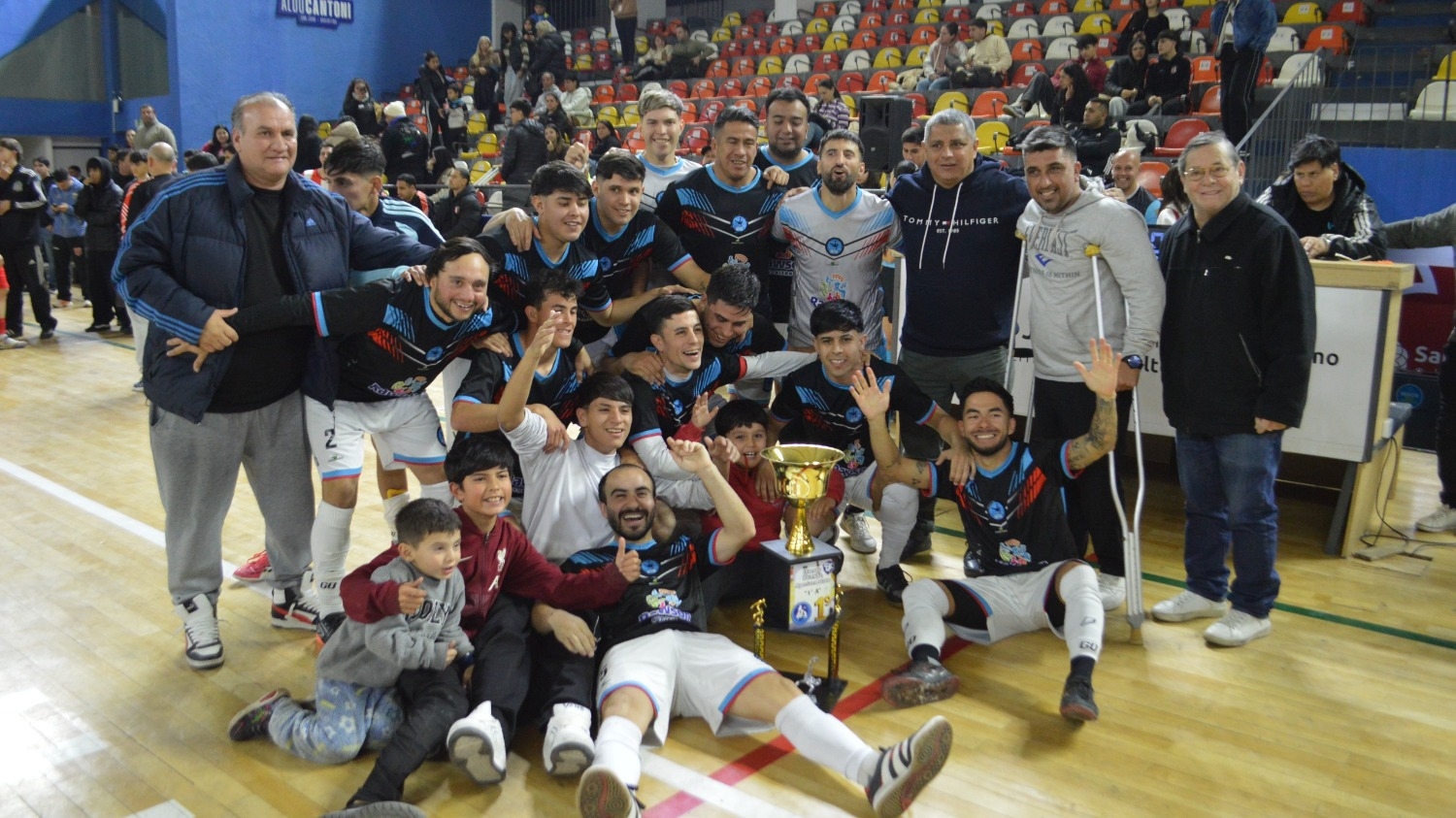 Barrios de Pie es el campeón del Apertura tras vencer a La Gloria