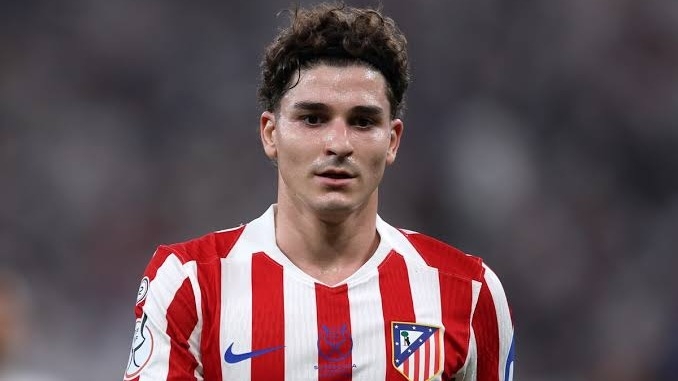 Julián Álvarez no apareció en la nueva camiseta del Atlético y crecen los rumores de salida