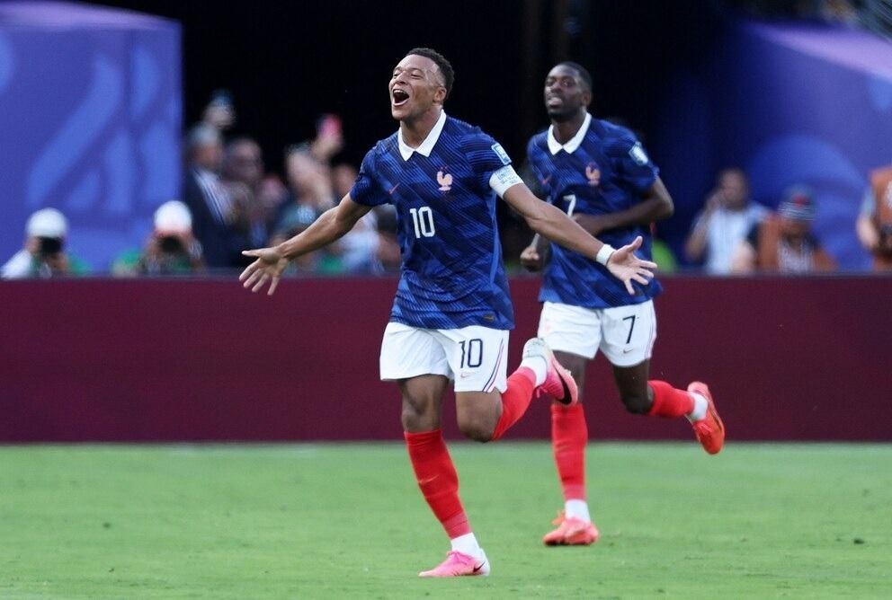Francia hizo triplete a Suecia y pasó a octavos de final en el Mundial 2026