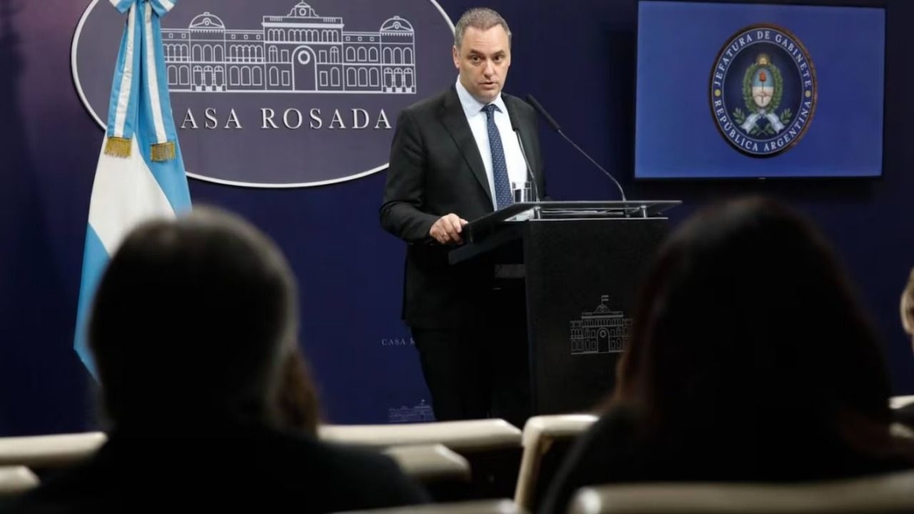 La Casa Rosada investigará de oficio a Manuel Adorni