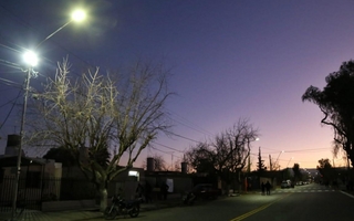 Iluminaron con LED la calle Porres, arteria clave de Chimbas