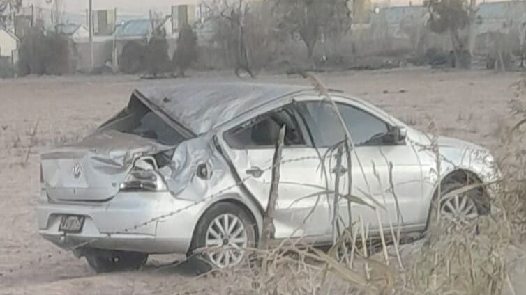 Un conductor se salvó después de un brutal vuelco en la Ruta 40