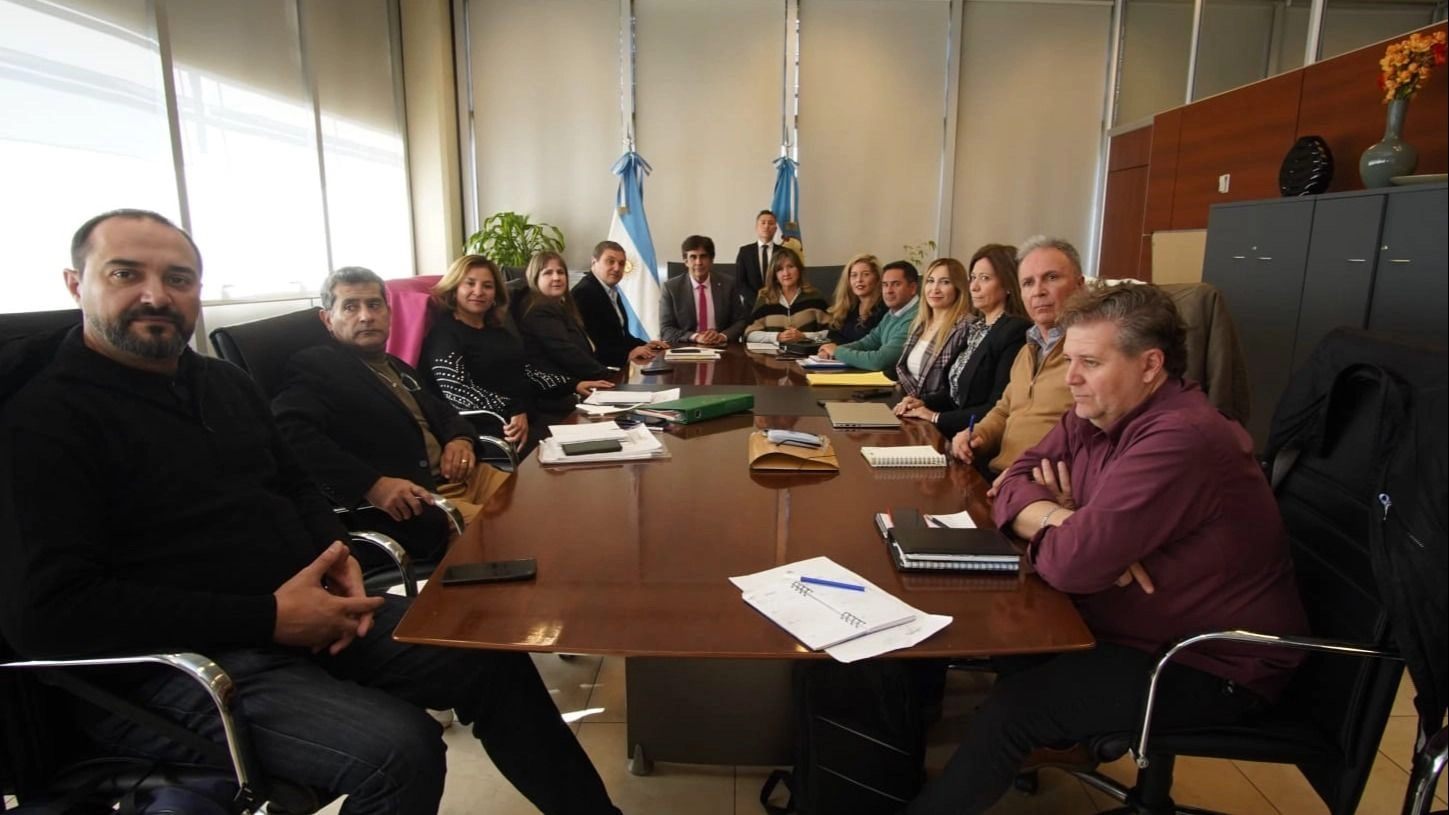 Gutiérrez de Hacienda afirmó que el 4 de agosto reabren paritarias