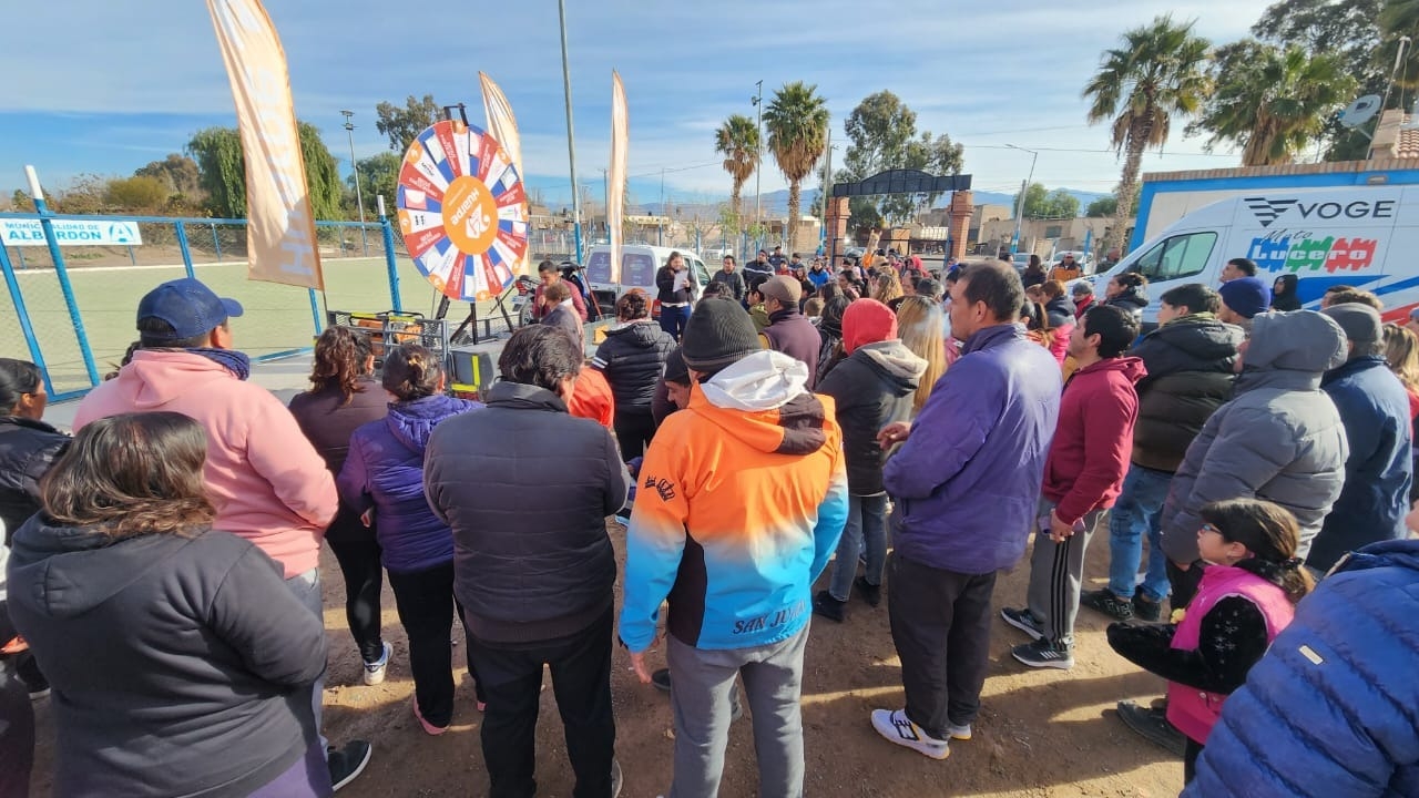 La Ruleta del HUARPE repartió alegría y premios en Albardón