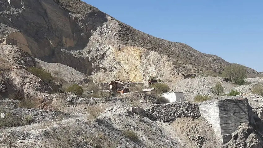 Un hombre quedó en grave estado al explotarle una rueda mientras trabajaba