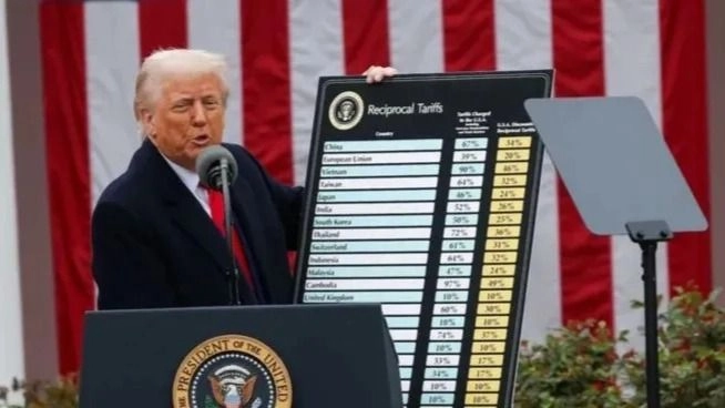 Trump anunció aranceles para otros siete países