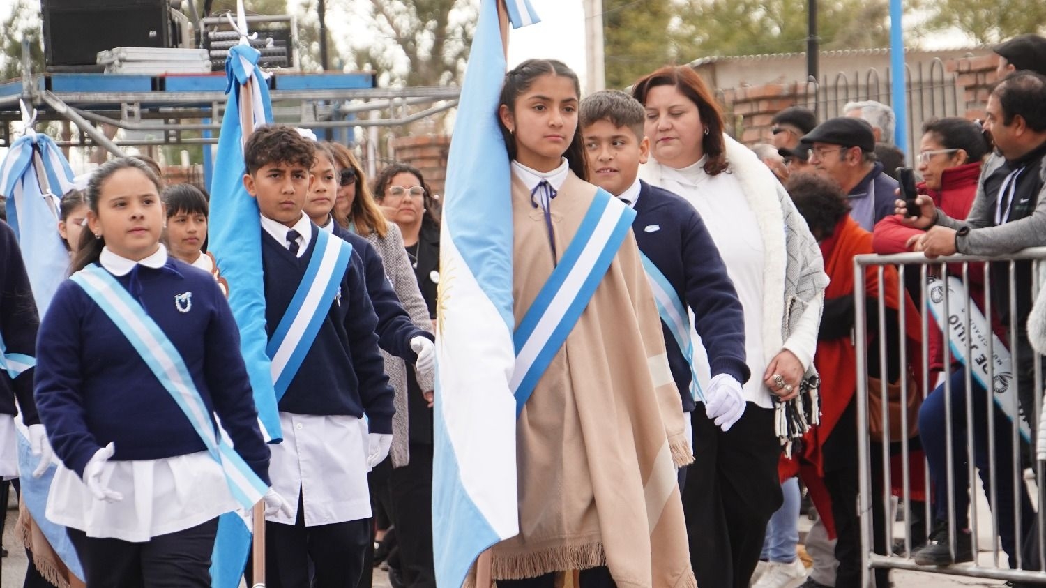 9 de Julio celebró el Día de la Independencia con un emotivo desfile cívico militar 