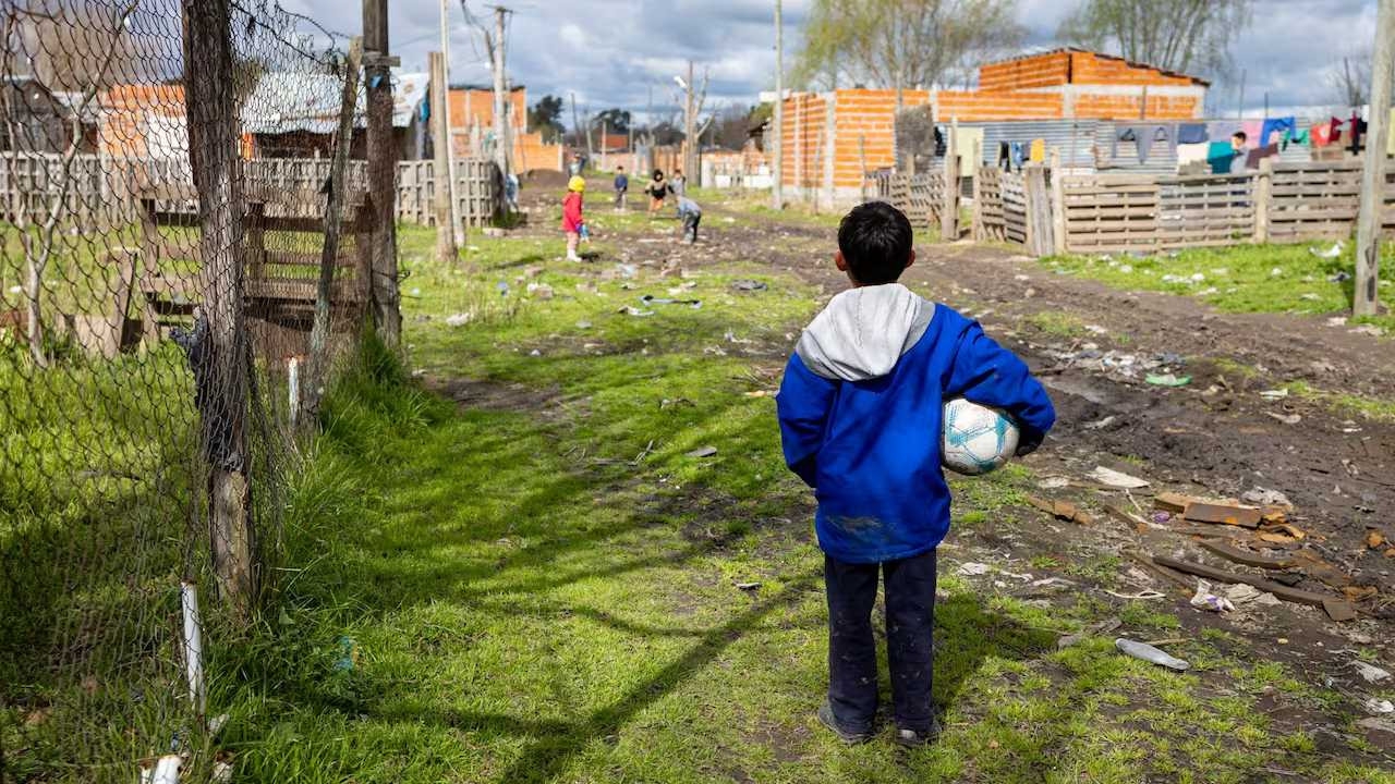 La inseguridad alimentaria afectó a uno de cada tres chicos en 2024 y marcó un récord en 15 años 