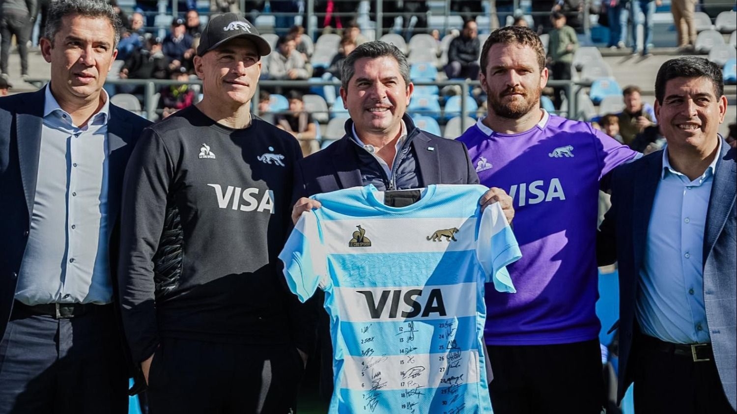 Orrego saludó a Los Pumas en su práctica previa al gran duelo contra Inglaterra