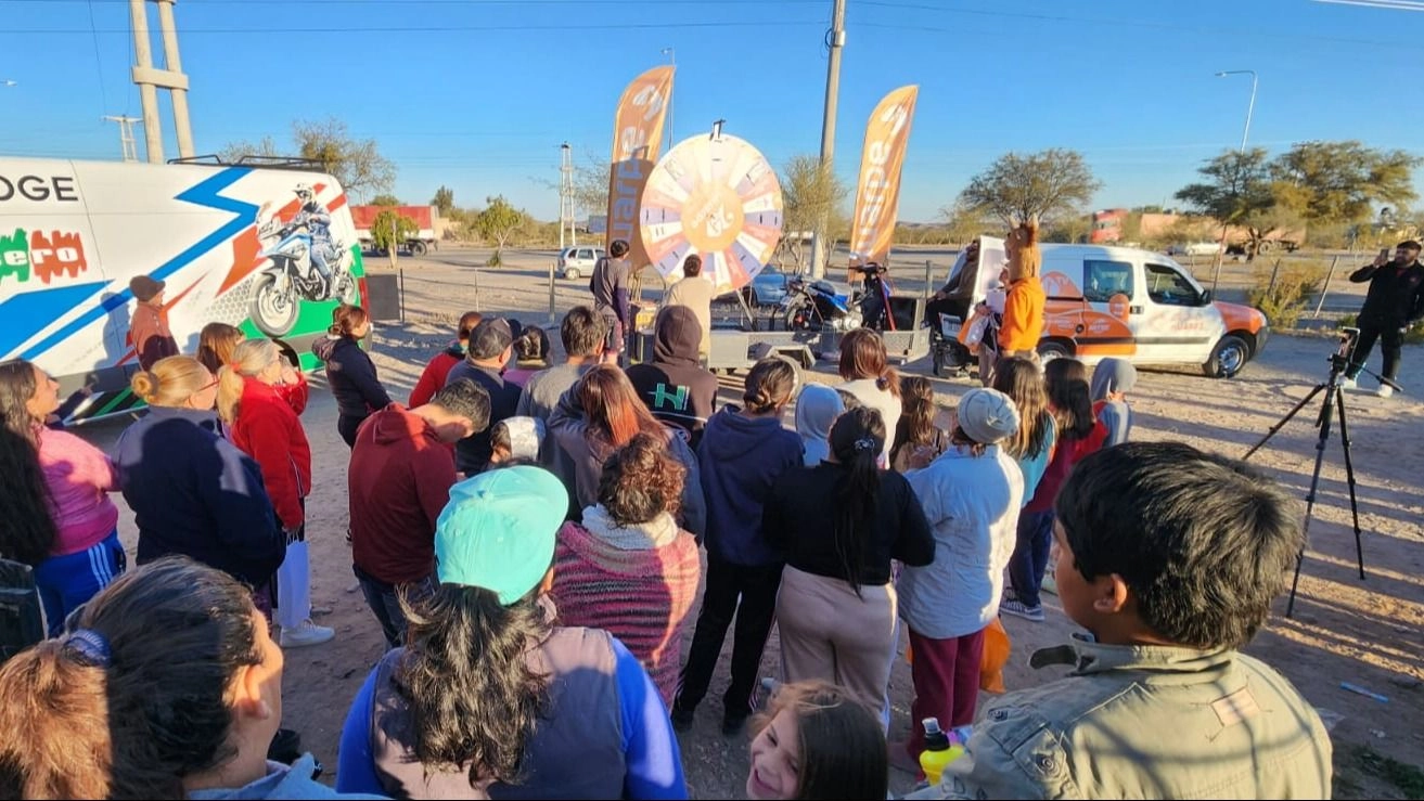 La Ruleta del HUARPE llegó a Vallecito con premios y festejos