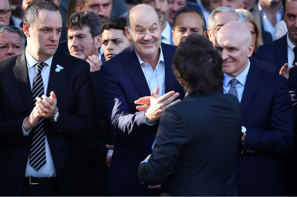 Crece la tensión: Milei podría recortar fondos a provincias sin consensuar