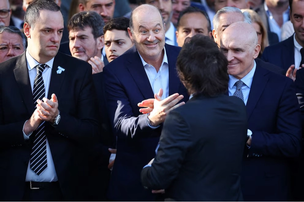Crece la tensión: Milei podría recortar fondos a provincias sin consensuar