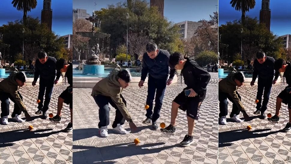 El exintendente de Chimbas jugó a las payanitas en la Plaza 25 de Mayo y perdió con humor