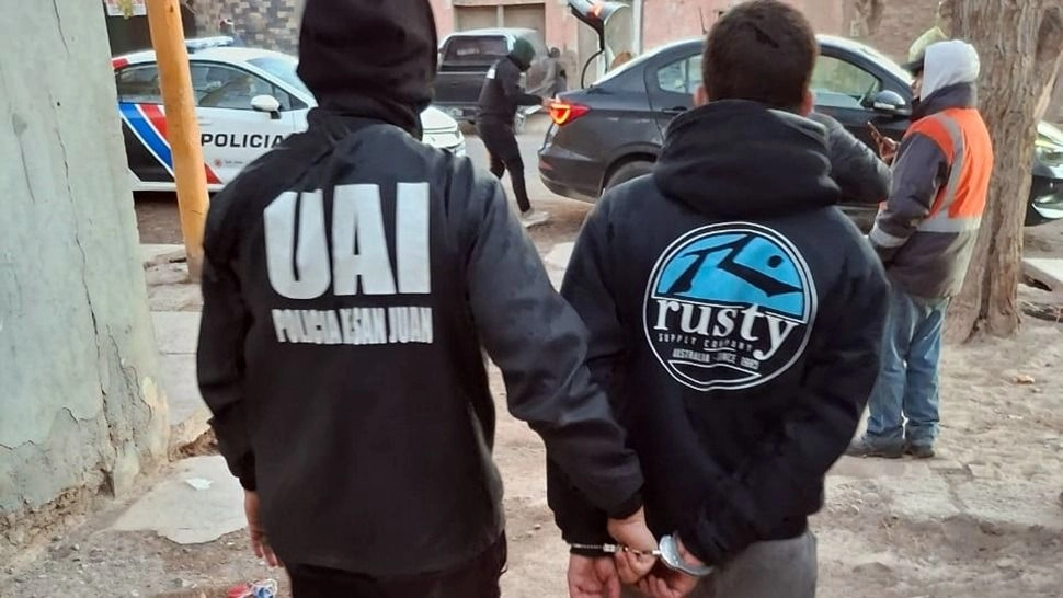 Cae ladrón de bicicletas en Villa Marini: lo captaron las cámaras