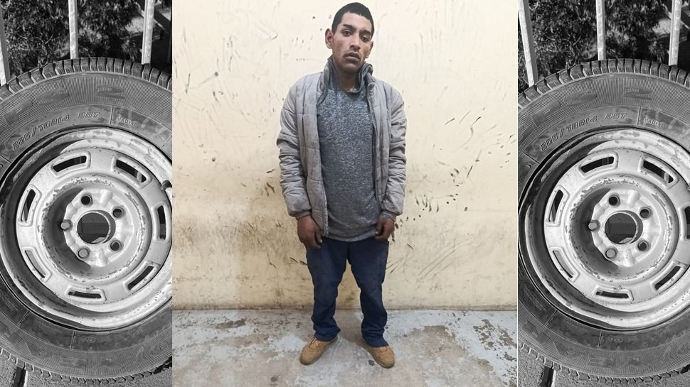 Robó una rueda en una cochera y terminó detenido 