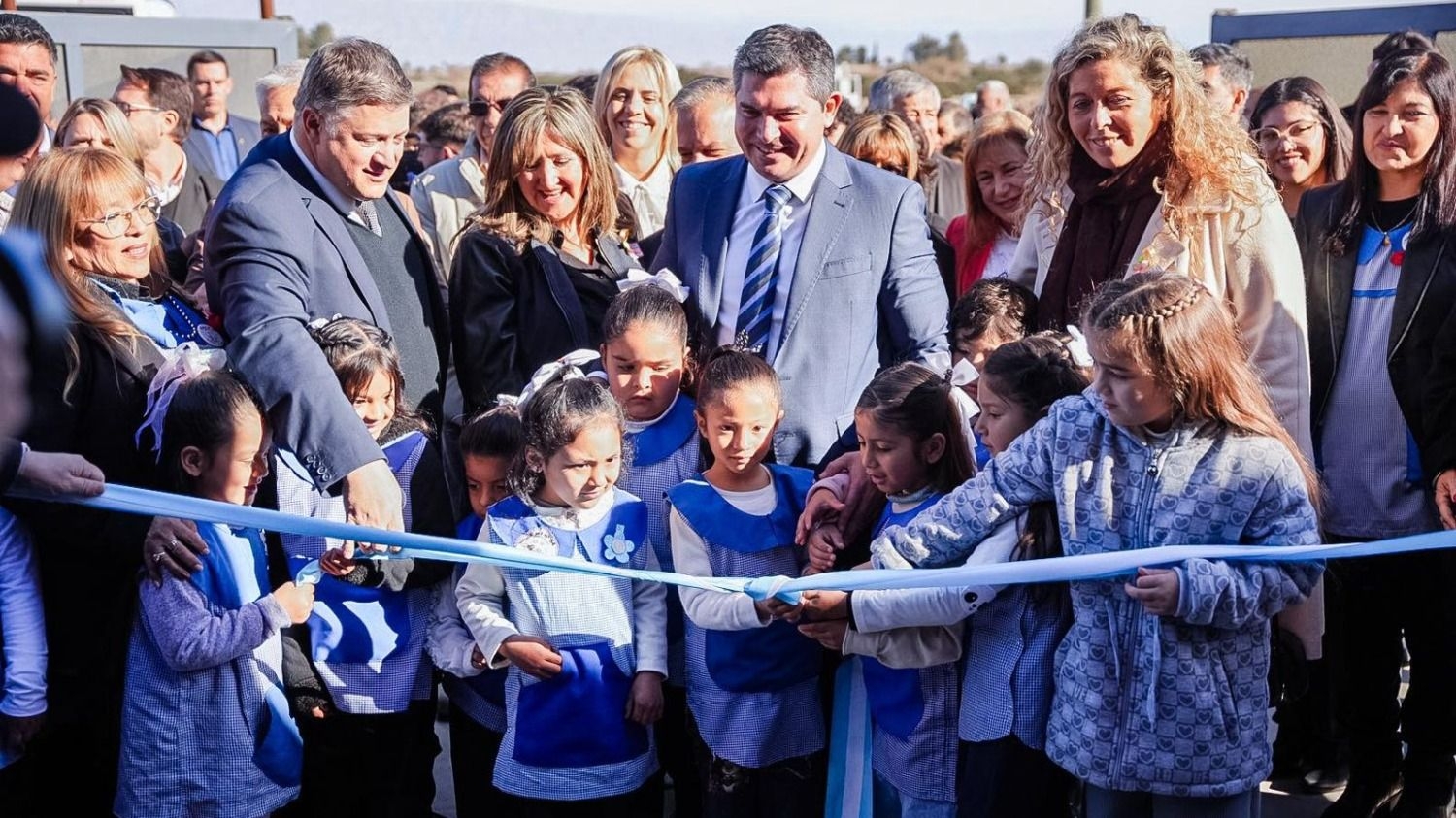 Orrego inauguró una nueva escuela de nivel inicial en 25 de Mayo