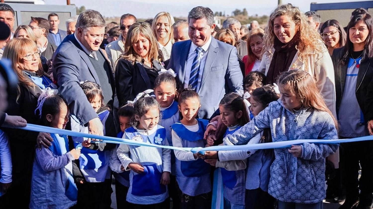 Orrego inauguró una nueva escuela de nivel inicial en 25 de Mayo