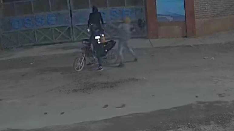 Detuvieron a dos sujetos por una salvaje golpiza y el robo de moto