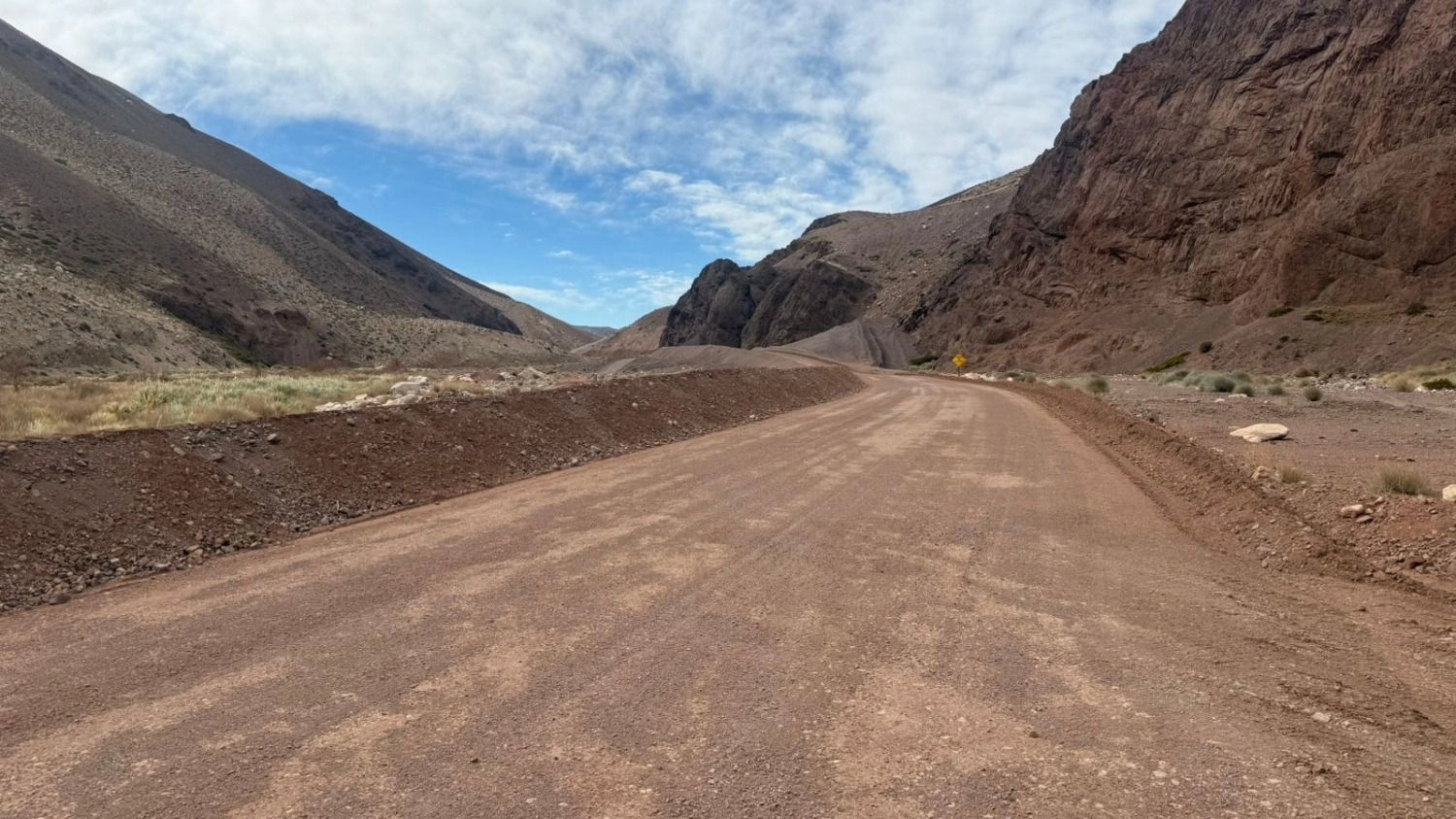 Peluc y Olivera impulsan la ruta minera que une Calingasta con Chile