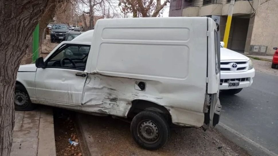 Rivadavia: un siniestro vial en calle San Miguel dejó a un hombre hospitalizado
