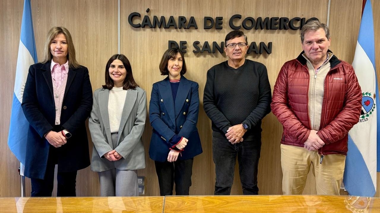 Naturgy y la Cámara de Comercio buscan aliviar tarifas para comerciantes