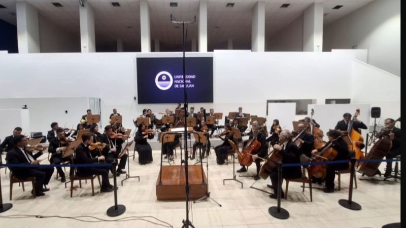 La Orquesta Sinfónica de la FFHA-UNSJ presenta "Variaciones" en el Rectorado