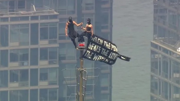Escalaron el Empire State, protestaron por la paz y fueron detenidos