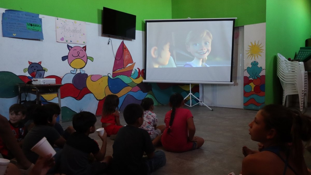 "Vacas en la Biblio": las Bibliotecas Populares llegan con cine y talleres a cinco departamentos
