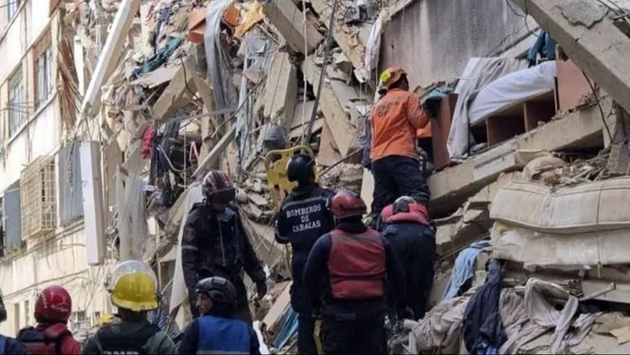 Ya son 2.595 los muertos y 12.400 heridos por los terremotos en Venezuela