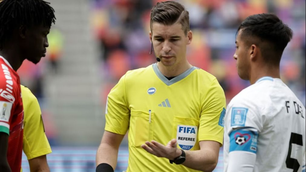 François Letexier, el árbitro francés que dirigirá a Argentina vs. Egipto.