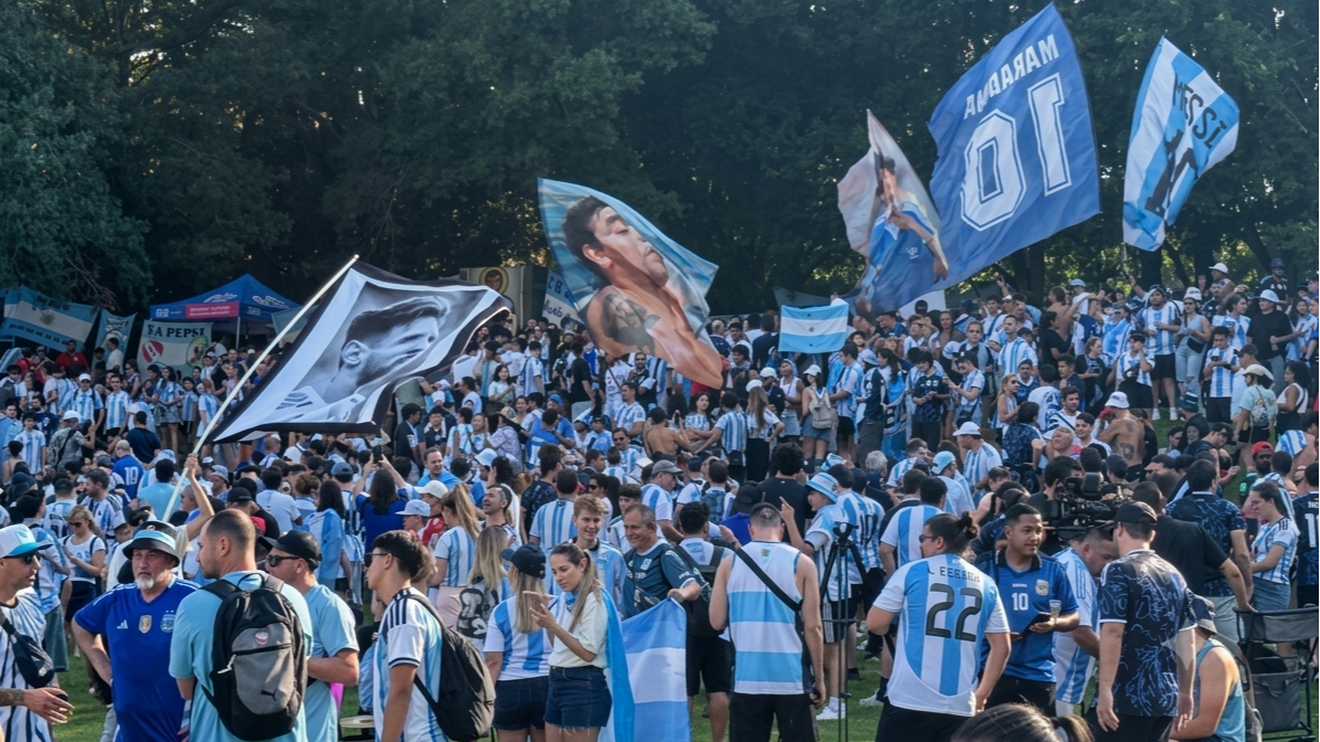 Atlanta se tiñó de celeste y blanco con el banderazo para alentar a la Selección
