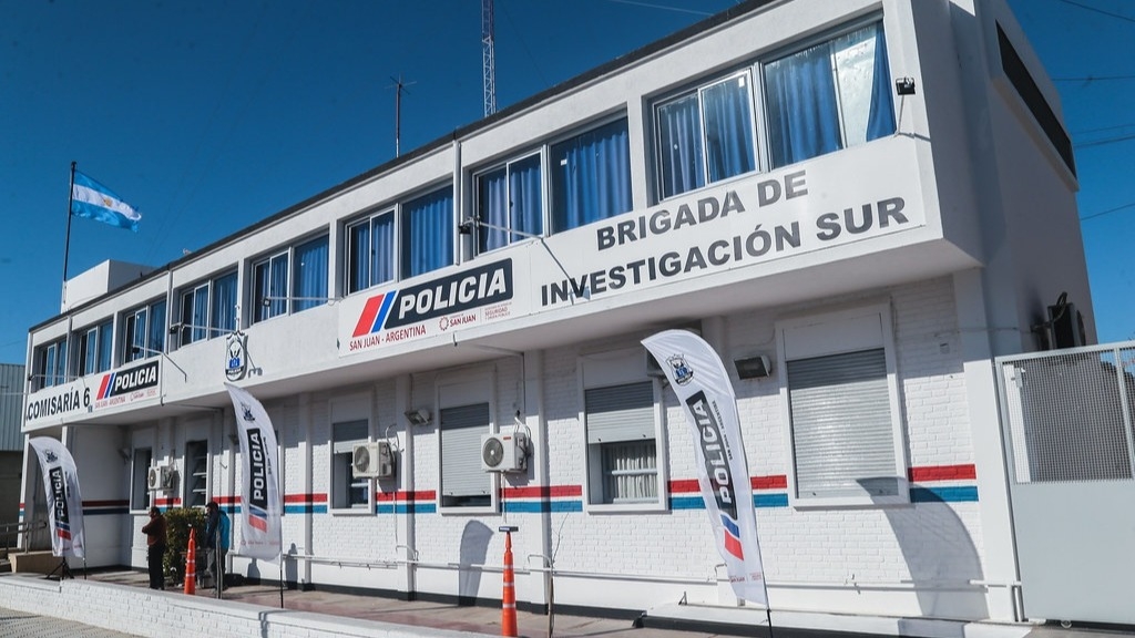 Desvalijaron un comercio y se llevaron un botín en máquinas y mercadería