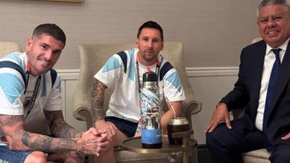Chiqui Tapia publicó su foto cábala antes del cruce con Egipto
