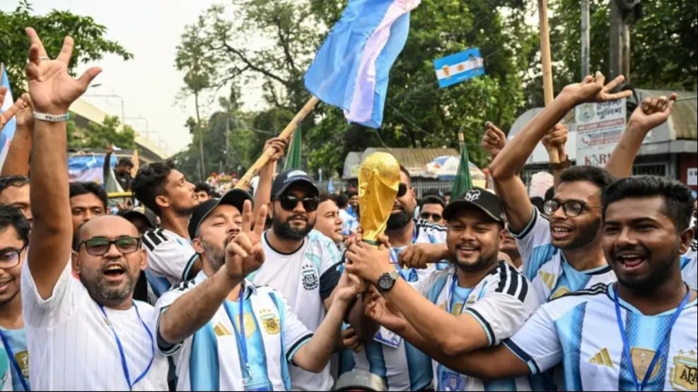 Cómo vivieron los hinchas de Bangladesh por la victoria de Argentina en el Mundial