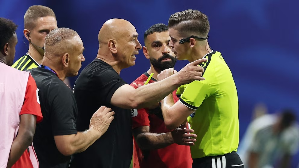 Egipto denunció a la FIFA el arbitraje tras perder con Argentina