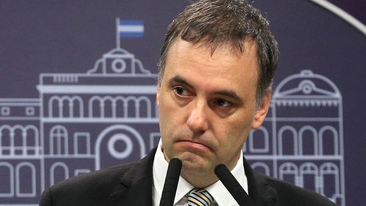 Revelaron que pagaron US$12.000 en efectivo por el alquiler de la madre de Adorni